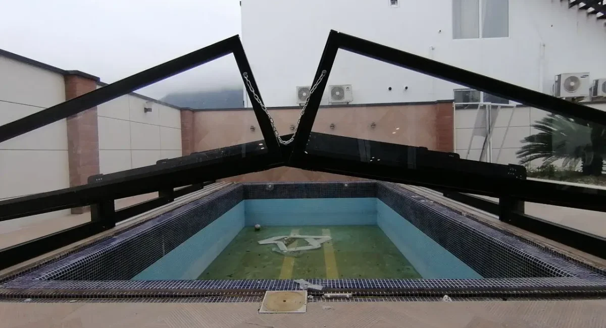 سازه کم ارتفاع استخر